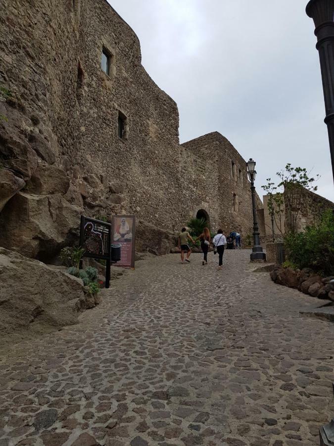 Appartamento Mansardato Anda&Torra Castelsardo Bagian luar foto